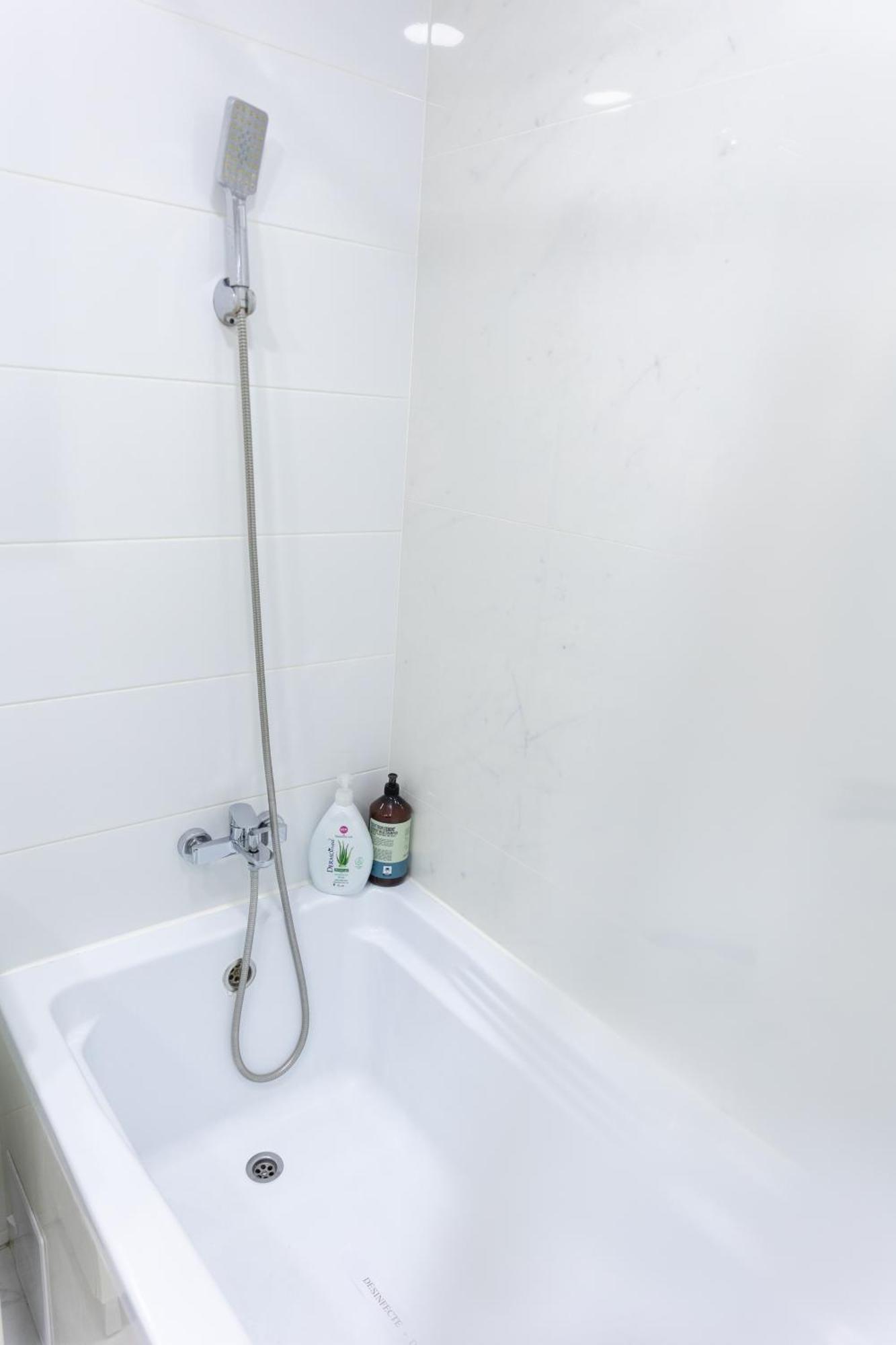 Astar Apartments - Extra Large Rădăuţi エクステリア 写真