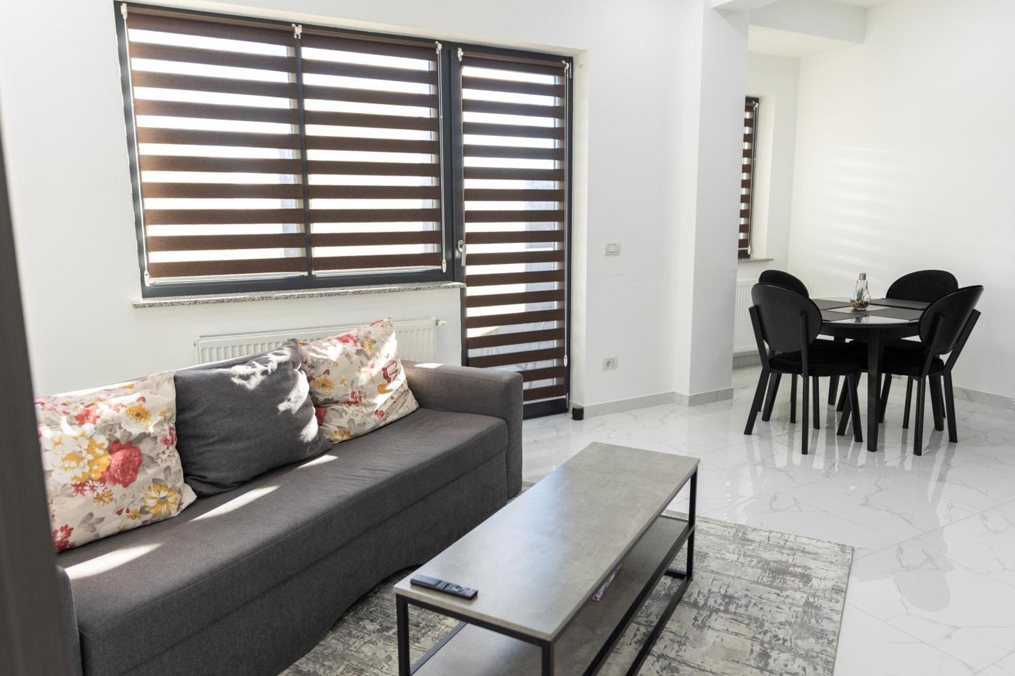Astar Apartments - Extra Large Rădăuţi エクステリア 写真